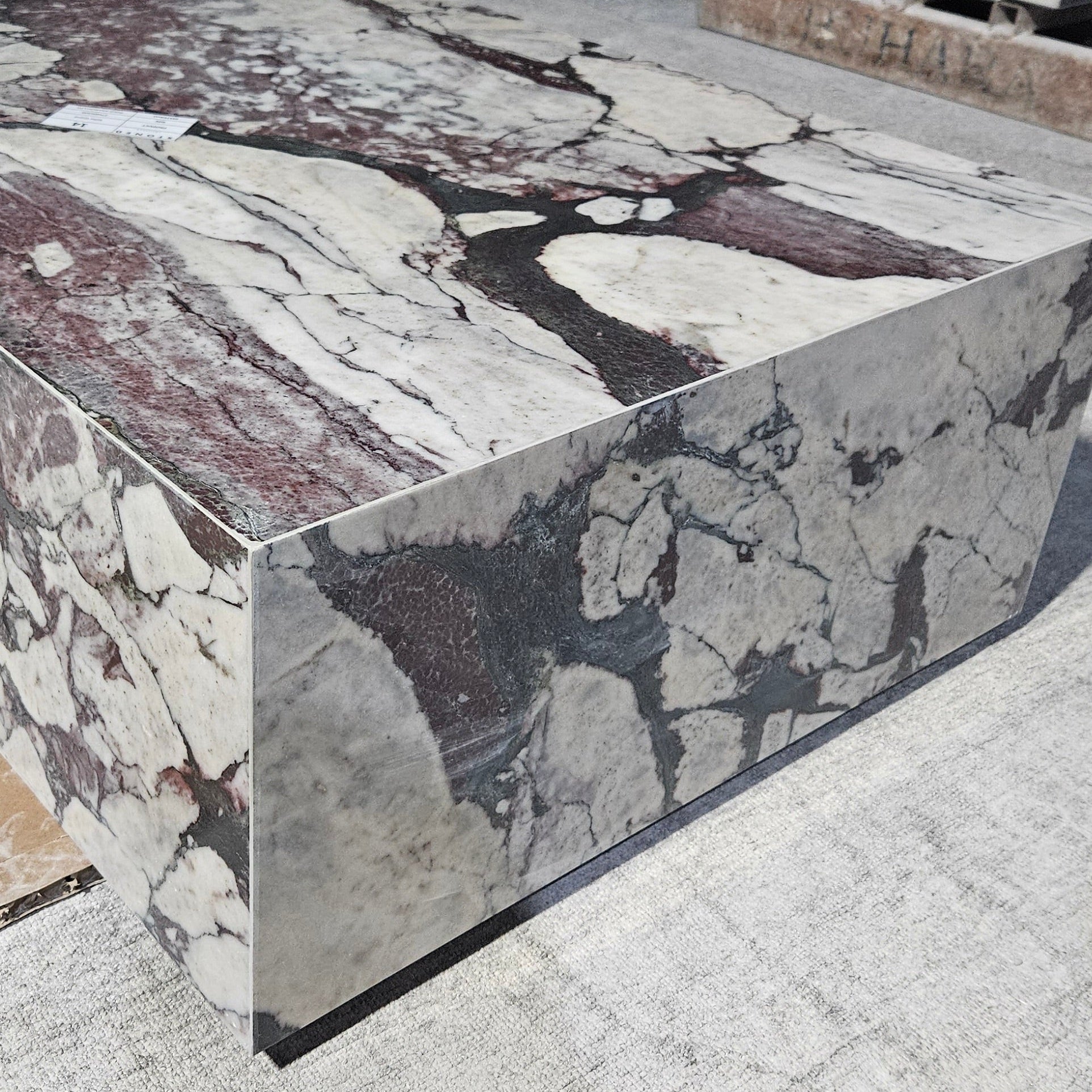 Stoned, not wasted: Couchtisch 'SOHO Grand' #2