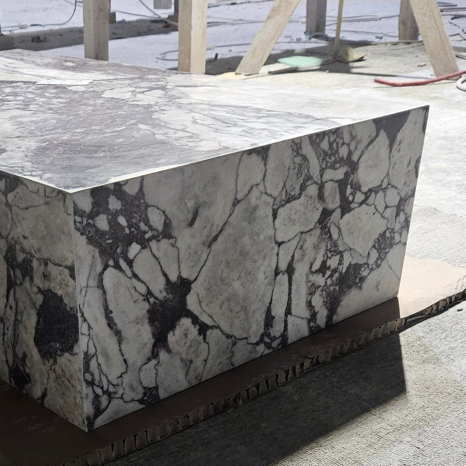 Stoned, not wasted: Couchtisch 'SOHO Grand' #2