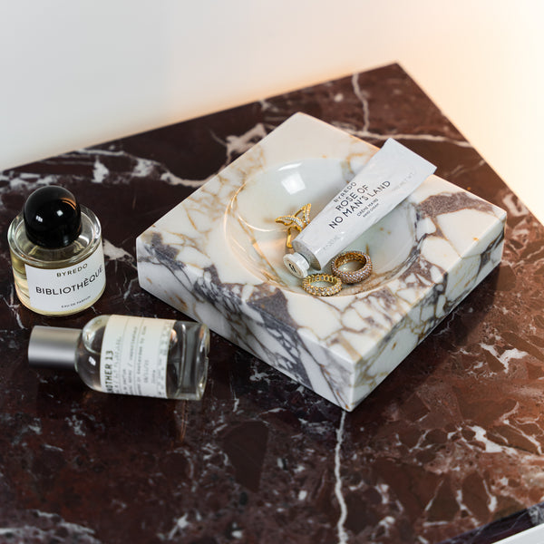 Tischobjekt aus Calacatta-Marmor