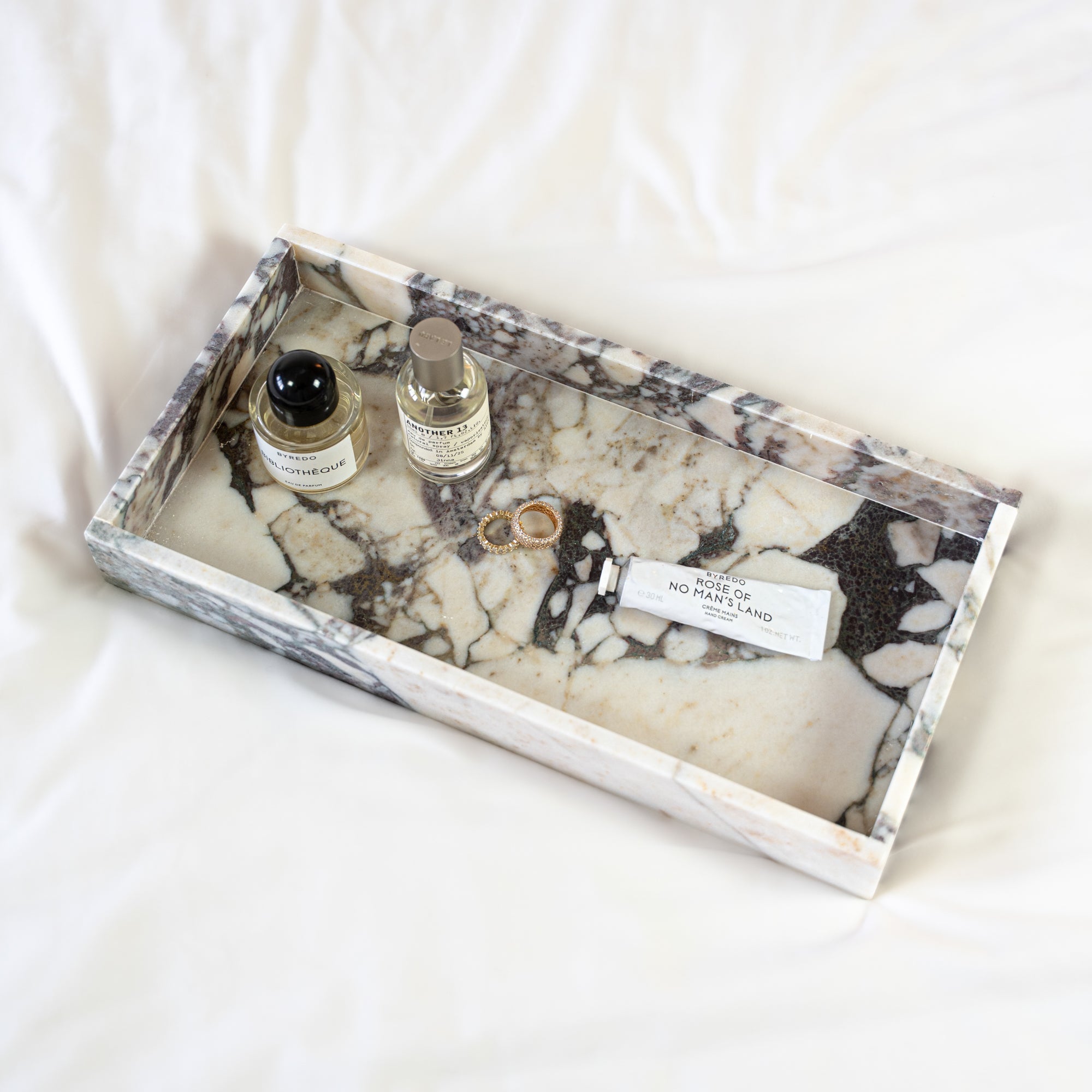 Rechteckiges Tablett aus Calacatta-Marmor