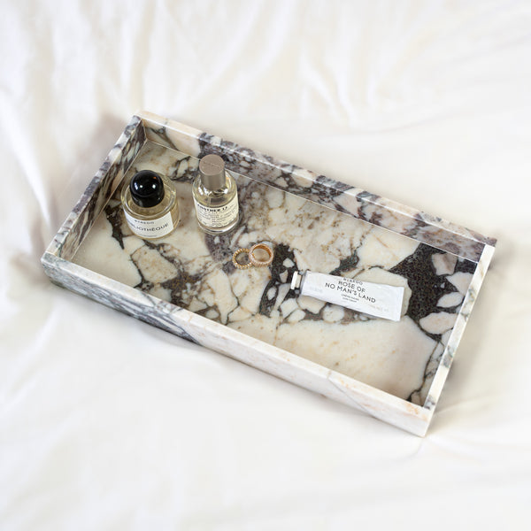 Rechteckiges Tablett aus Calacatta-Marmor