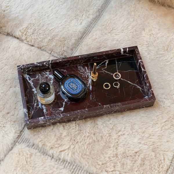 Rechteckiges Tablett aus burgunderrotem Marmor