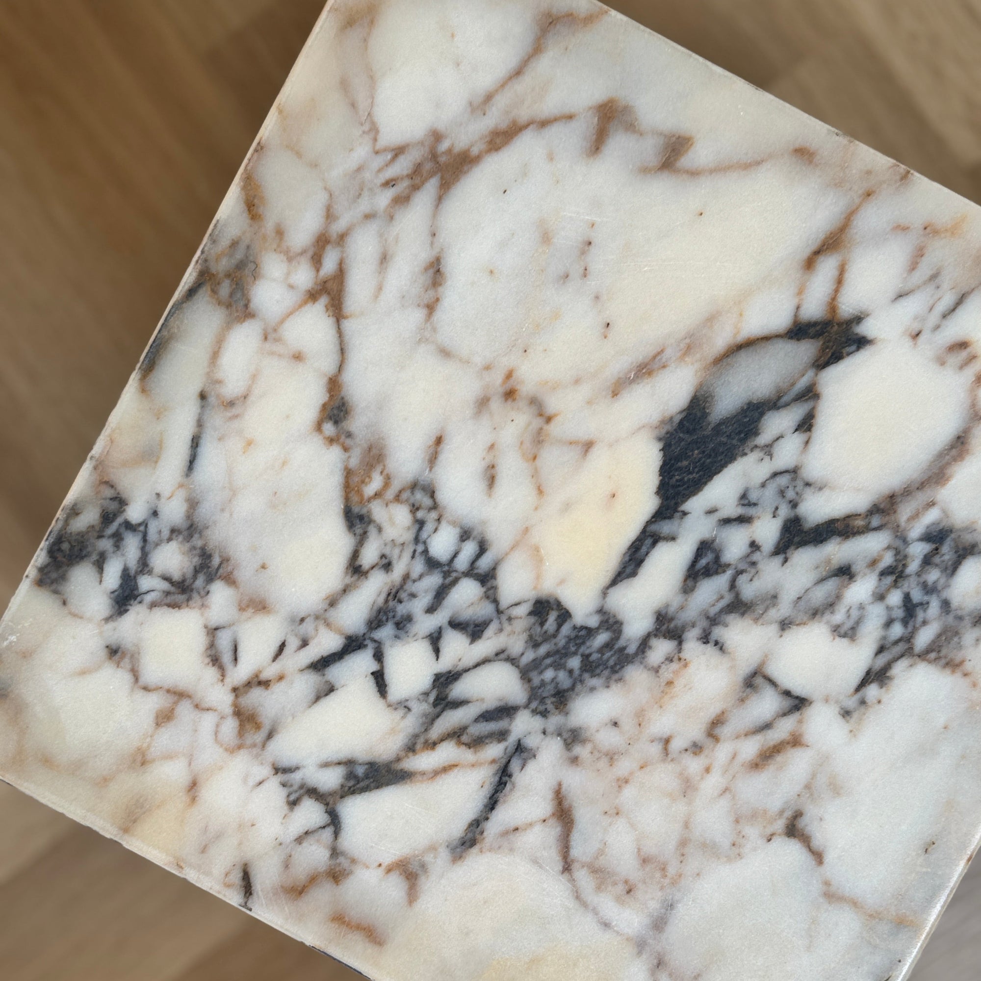 Stoned, not wasted: Beistelltisch 'SOHO Broome'