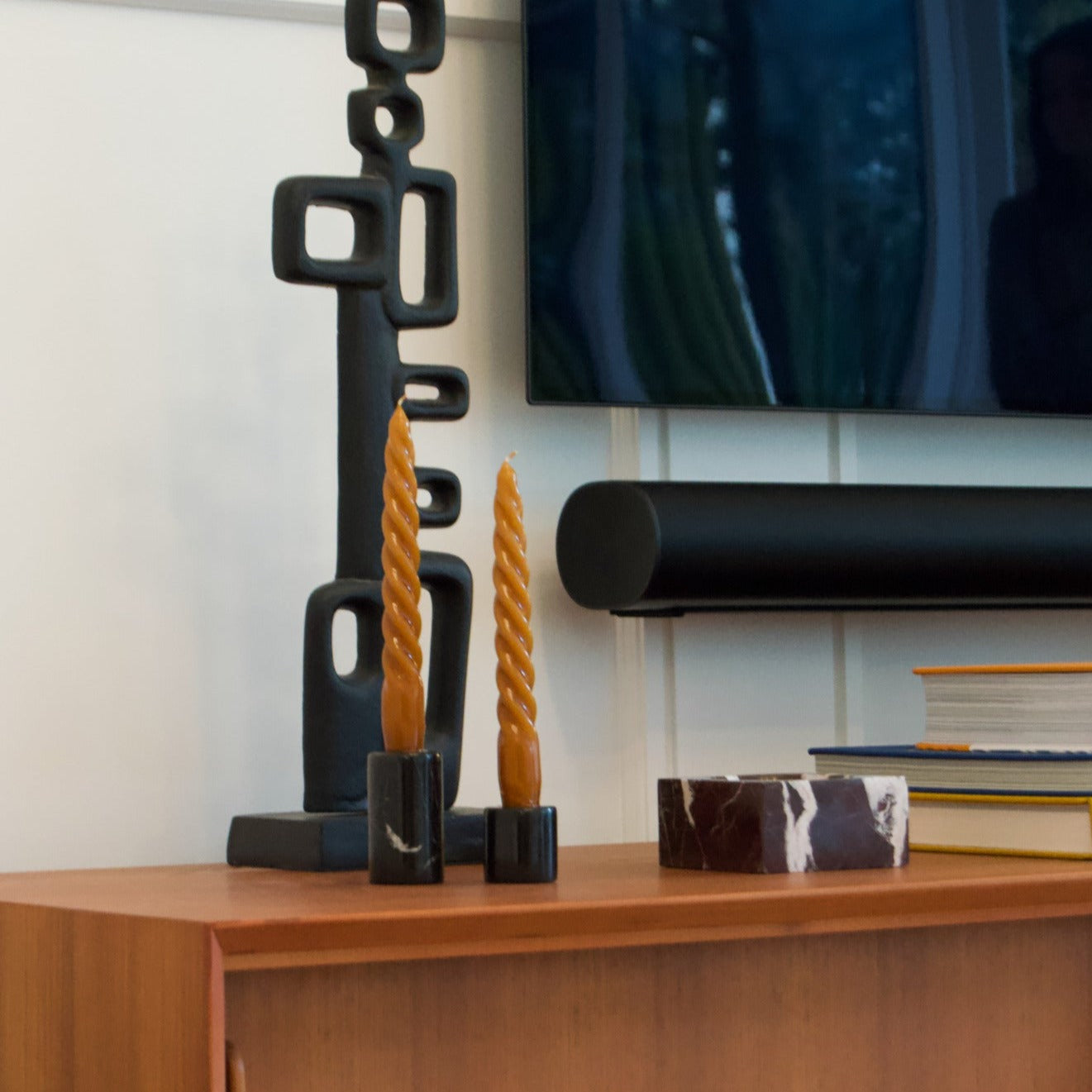 Stoned, not wasted: Schwarzer Marmor-Kerzenhalter L