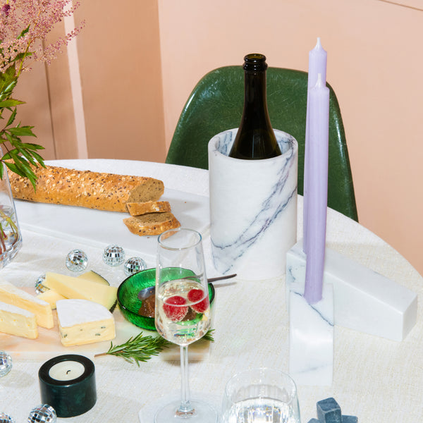 Stoned, not wasted: Weißer Marmor-Kerzenhalter „Stellar“