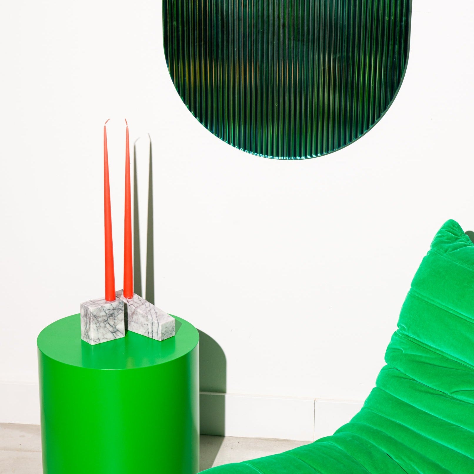 Stoned, not wasted: Weißer Marmor-Kerzenhalter „Stellar“