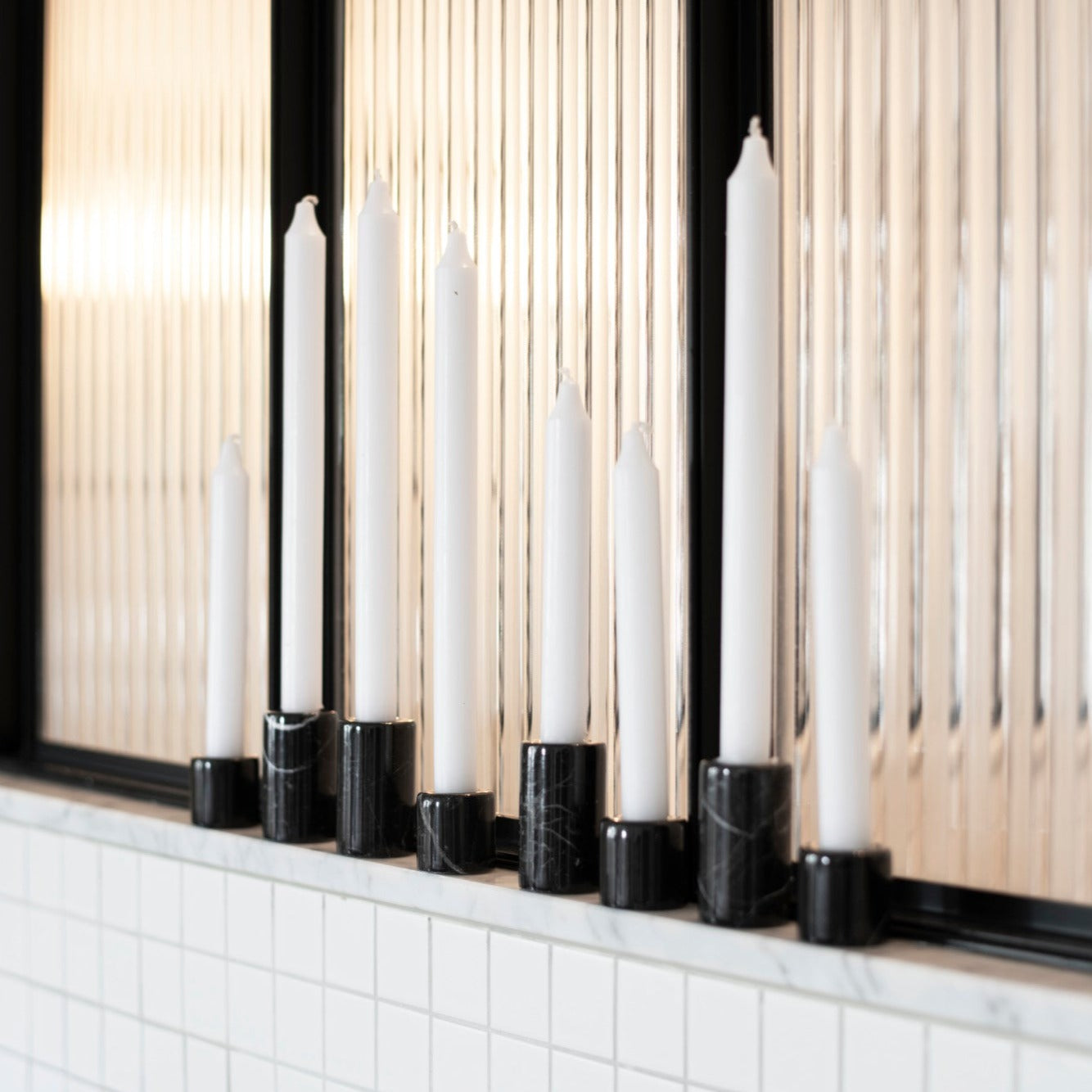 Schwarzer Marmor-Kerzenhalter S